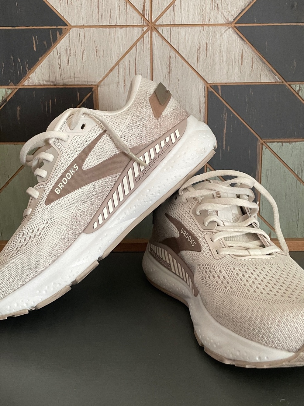 Brooks Ariel GTS 24 Coconut Chateau Portabello Running Shoes Womens 10 - Picture 12 of 13